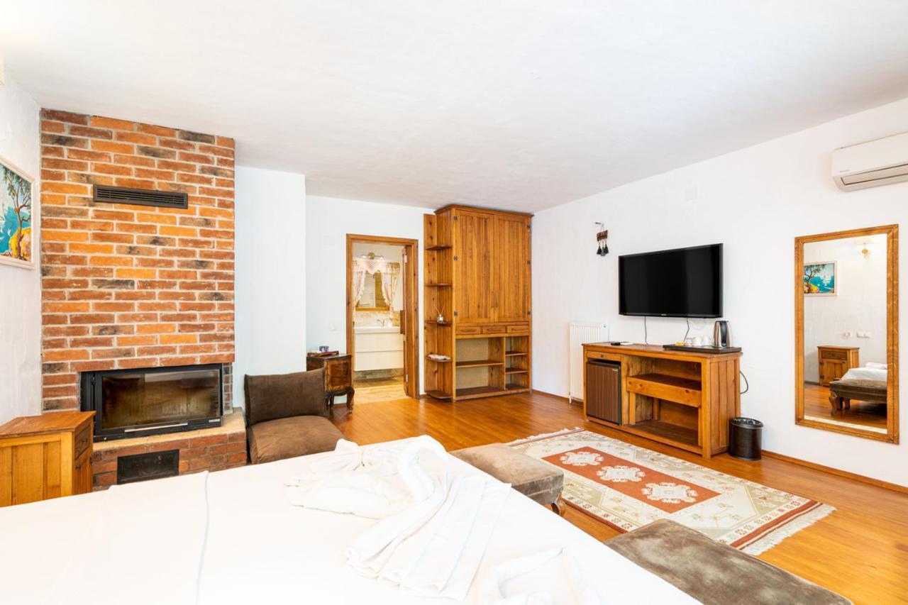 Ephesus Lodge Киразли Екстериор снимка