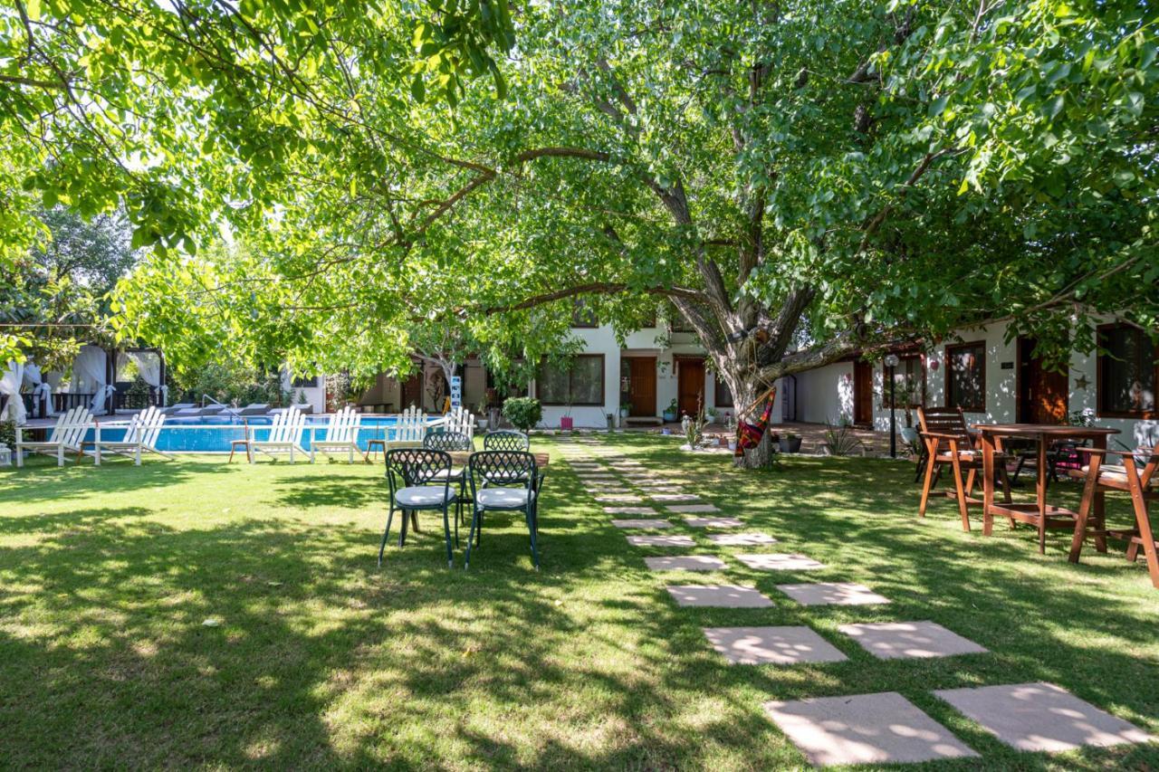 Ephesus Lodge Киразли Екстериор снимка