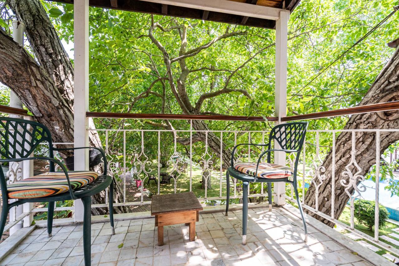 Ephesus Lodge Киразли Екстериор снимка