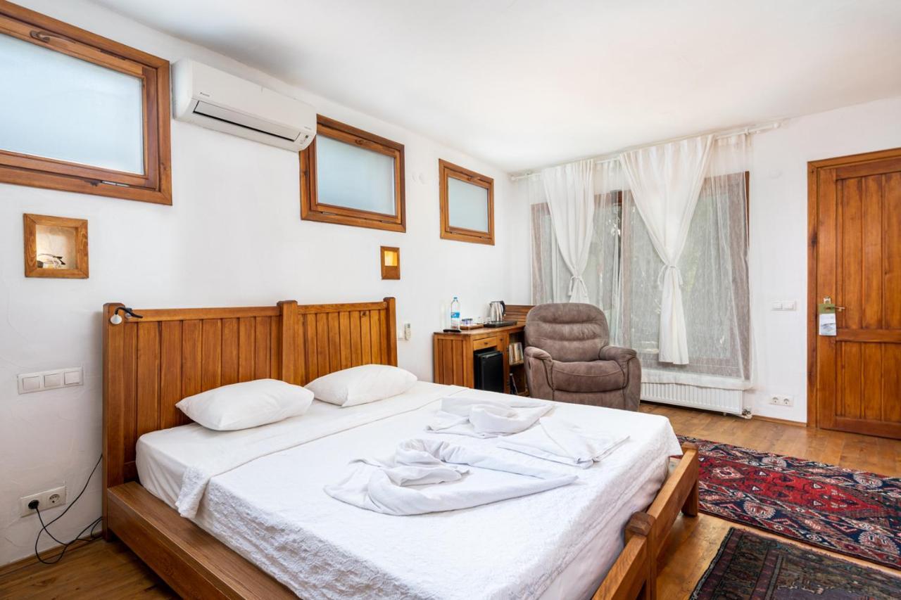 Ephesus Lodge Киразли Екстериор снимка