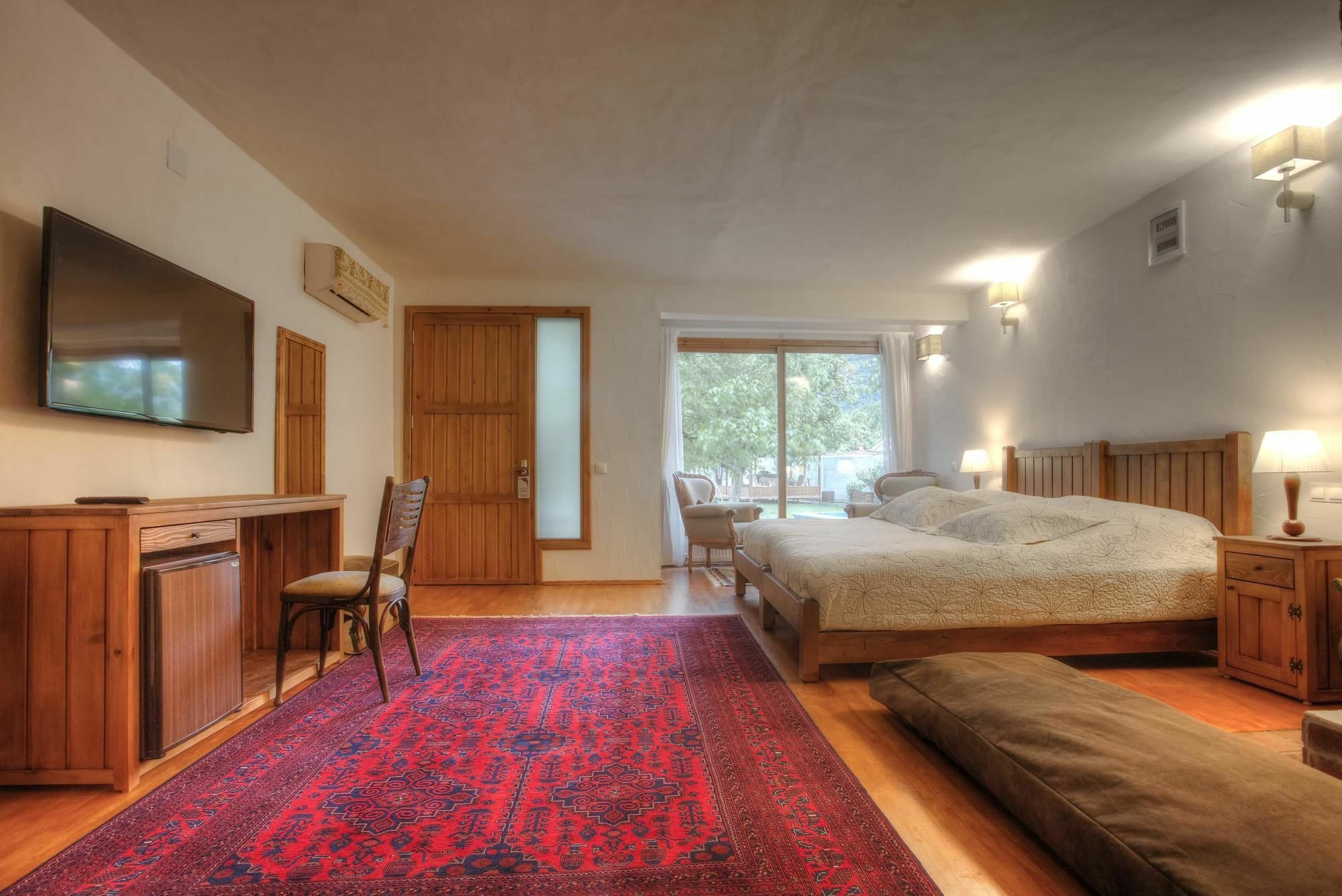 Ephesus Lodge Киразли Екстериор снимка