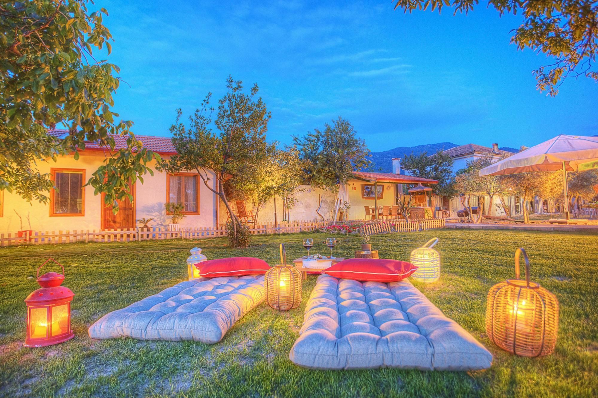 Ephesus Lodge Киразли Екстериор снимка